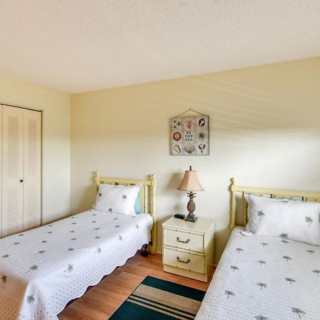 Coastal Condo With Balcony Walk To Madeira Beach! 圣徒皮特海滩 外观 照片