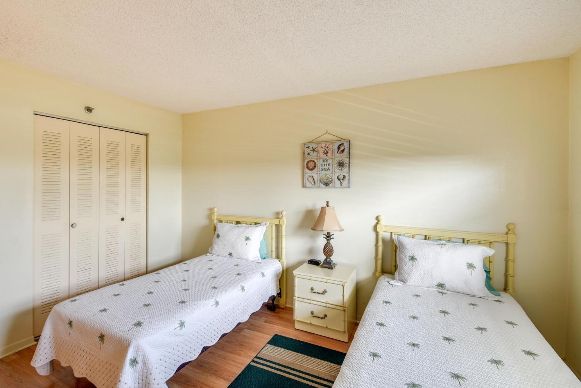 Coastal Condo With Balcony Walk To Madeira Beach! 圣徒皮特海滩 外观 照片