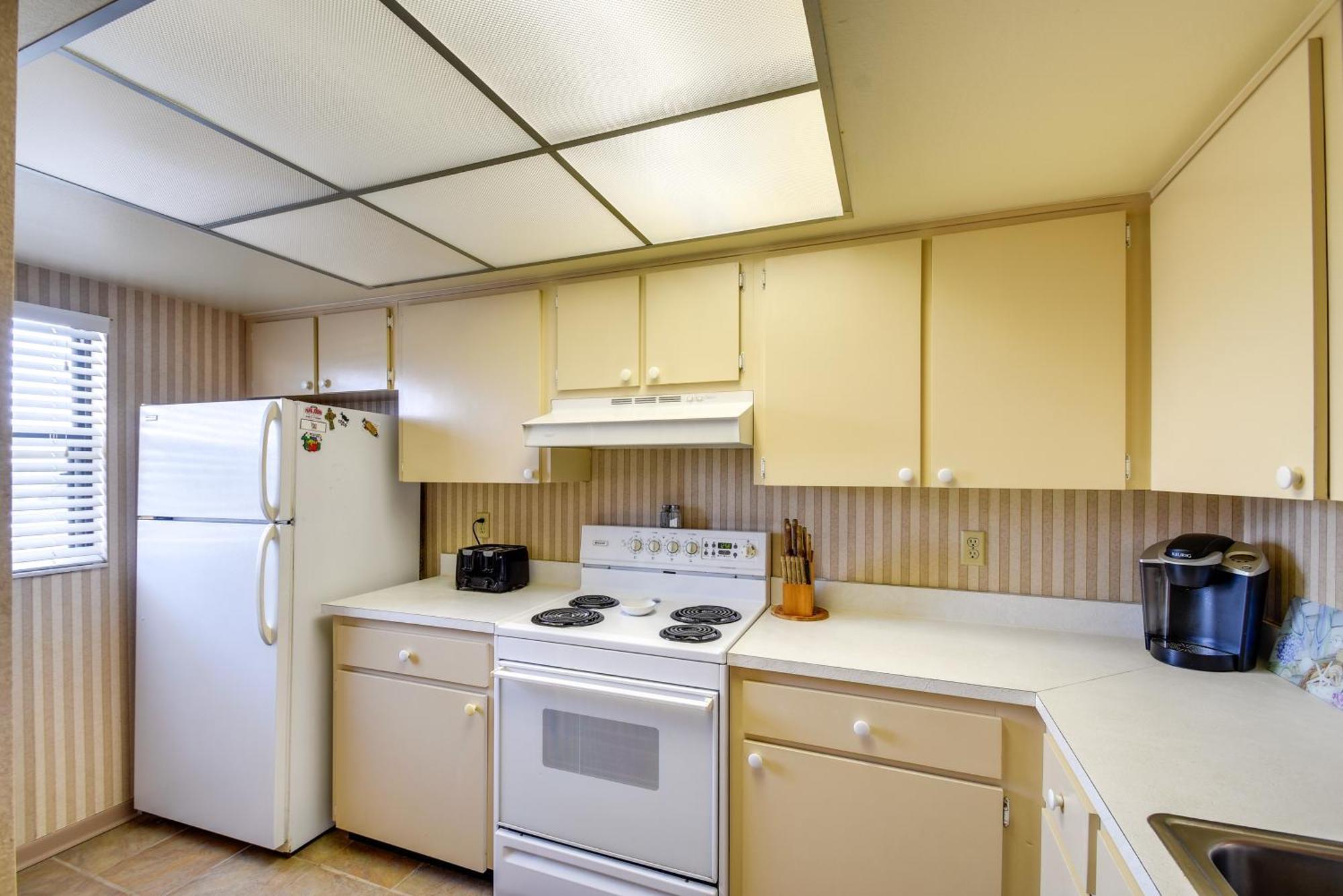 Coastal Condo With Balcony Walk To Madeira Beach! 圣徒皮特海滩 外观 照片